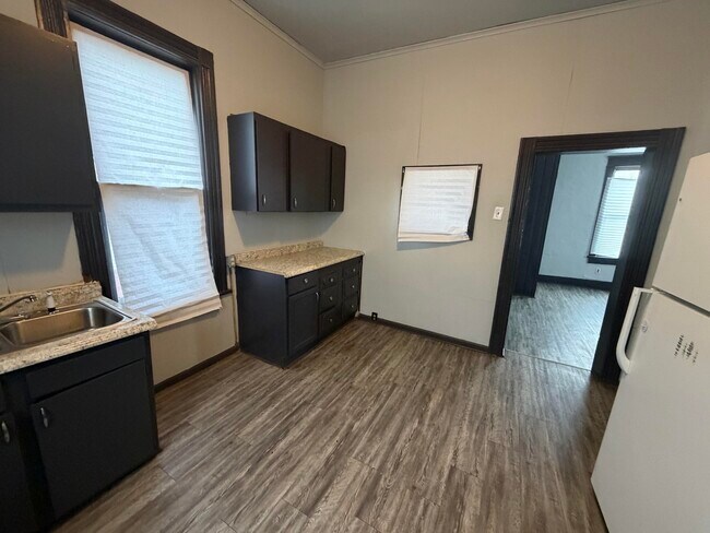 Photo - 18 Collett-S