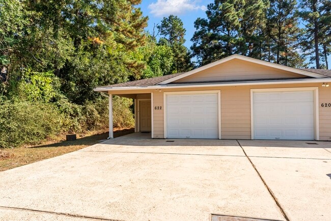 Photo - 622 Foster St