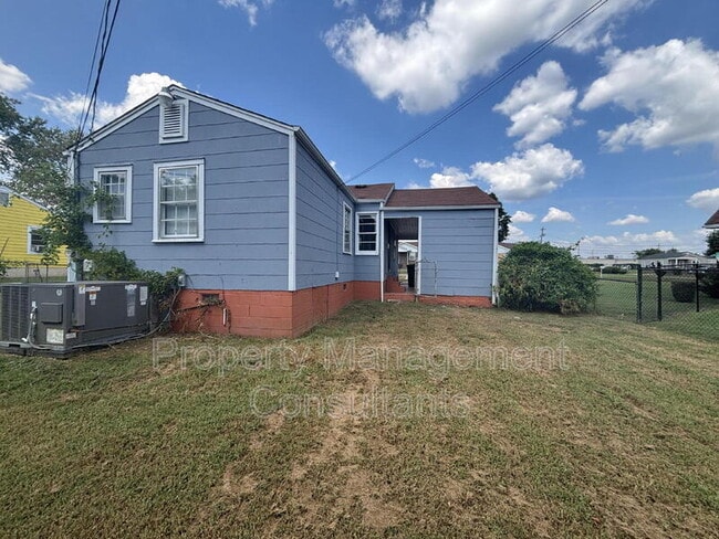 Photo - 2303 Hammonds Ave NW