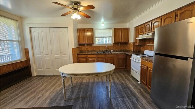 Photo - 130 Hortonville Main St Unit front