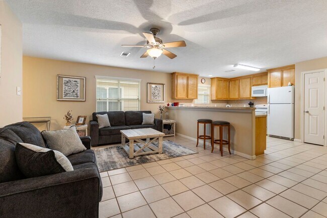 Photo - 616 Foster St