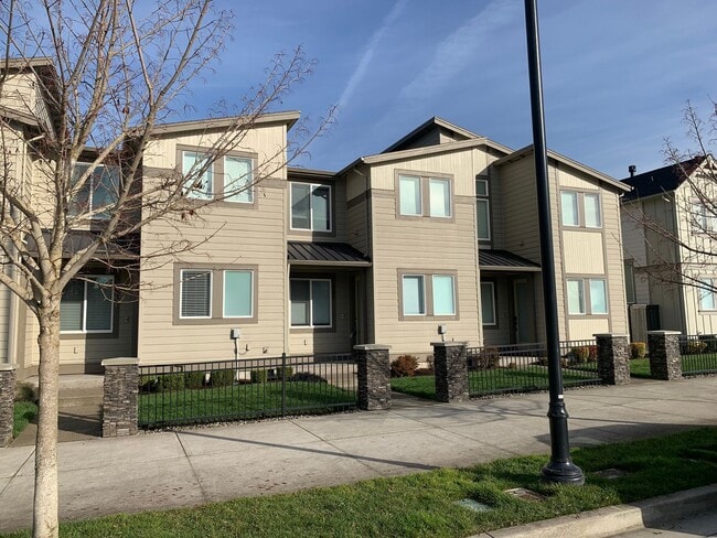 Photo - Stunning 3 BD | 2.5 BA Townhome in Rosedale Parks | Pool, Clubhouse & Prime Location