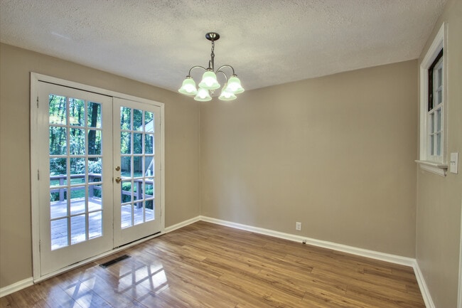Photo - 301 Cactus St