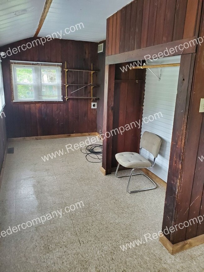 Photo - Large 2 bedroom home (close to the beach)