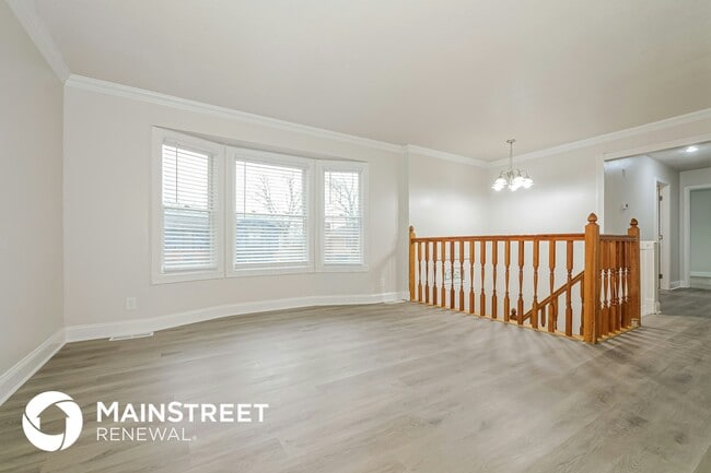 Photo - 838 E 125th Terrace