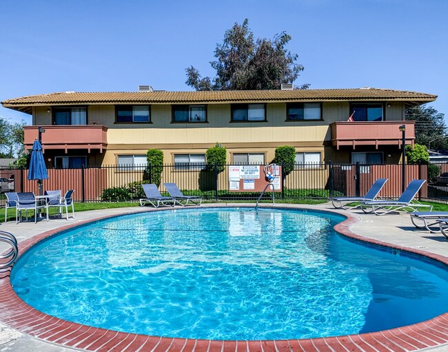 Dry Creek Village Apartments Modesto, CA