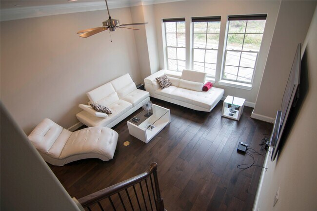 Photo - 616 Delano St