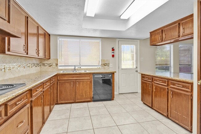 Building Photo - 3127 Wagon Trail Dr