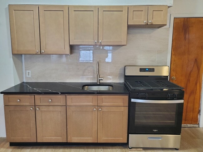 Building Photo - 77 W 24th St Rental