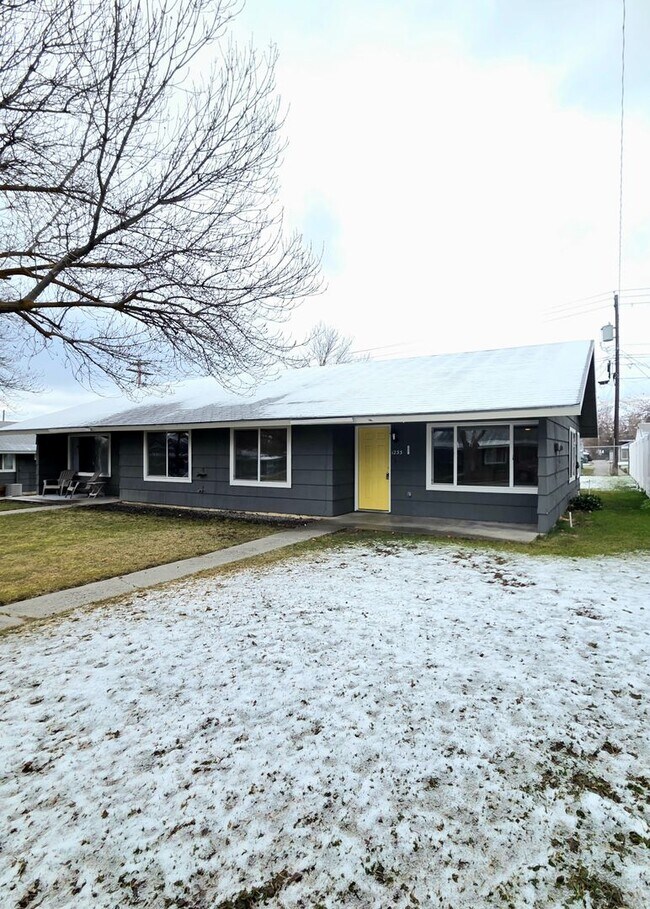 Photo - 1231/1233 Montana St. Duplex Unit 1233