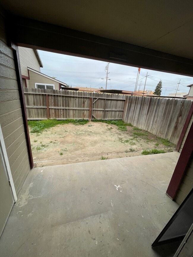 Photo - 122 Kings Ave Unidad 122