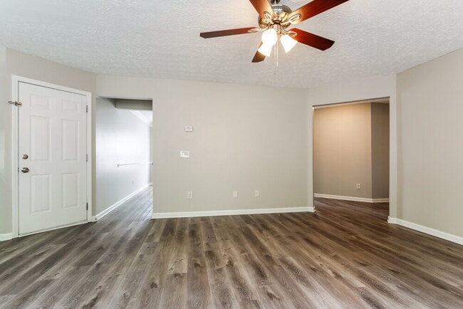 Photo - 1304 Ivey Pointe Dr SE