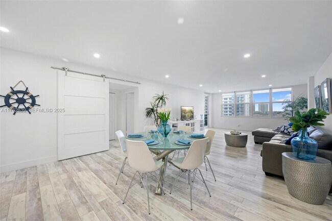 Photo - 3725 S Ocean Dr Unidad 924