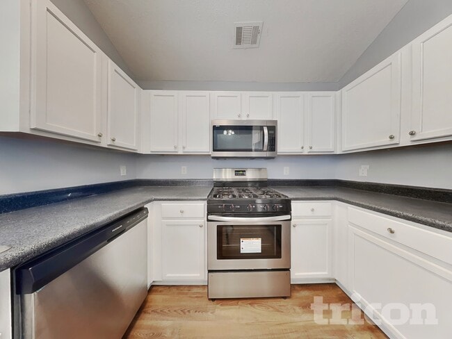 Photo - 129 Silver Fox Trail