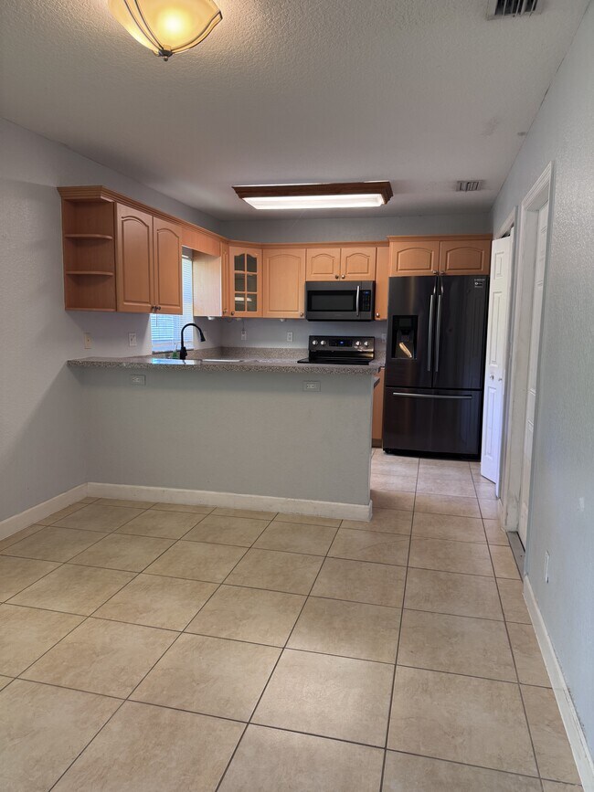 Photo - 319 NW Byron St