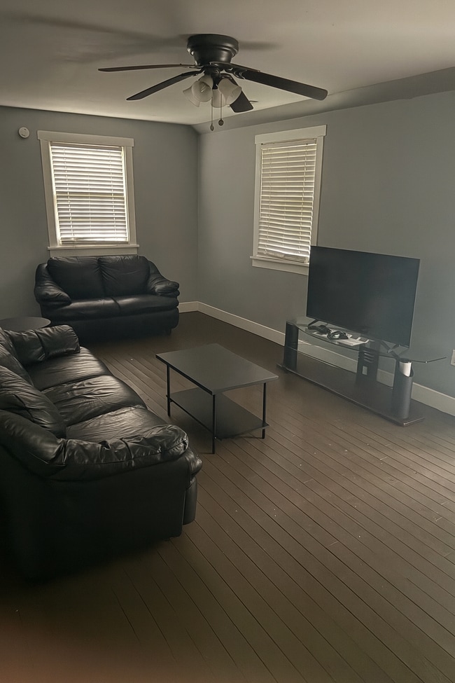 Photo - 751 S Miller Ct