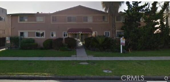 Building Photo - 5051 Woodman Ave Rental