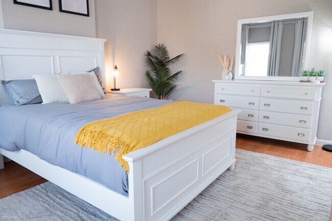 Photo - 2 br, 1 bath Duplex - 3247 Oregon Avenue 2...