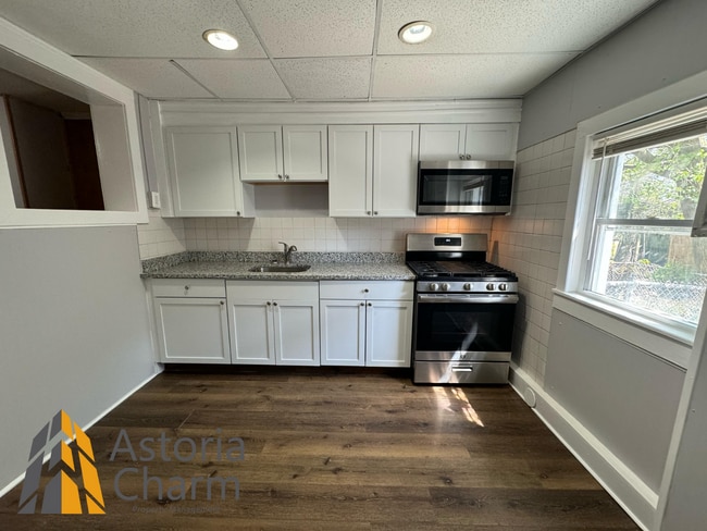 Building Photo - 1BD/1BA + Den Townhouse For Rent!