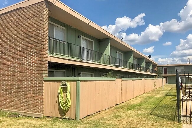 Wayside Apts