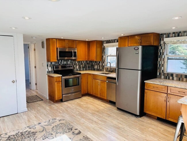 Building Photo - 22 Lincoln Pl Rental