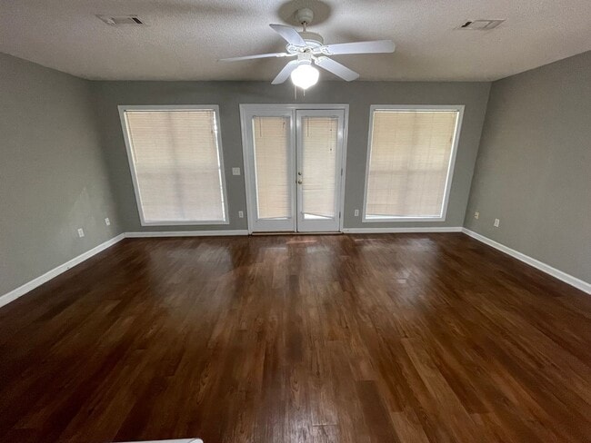 Photo - Foxchase Subdivision - End Unit