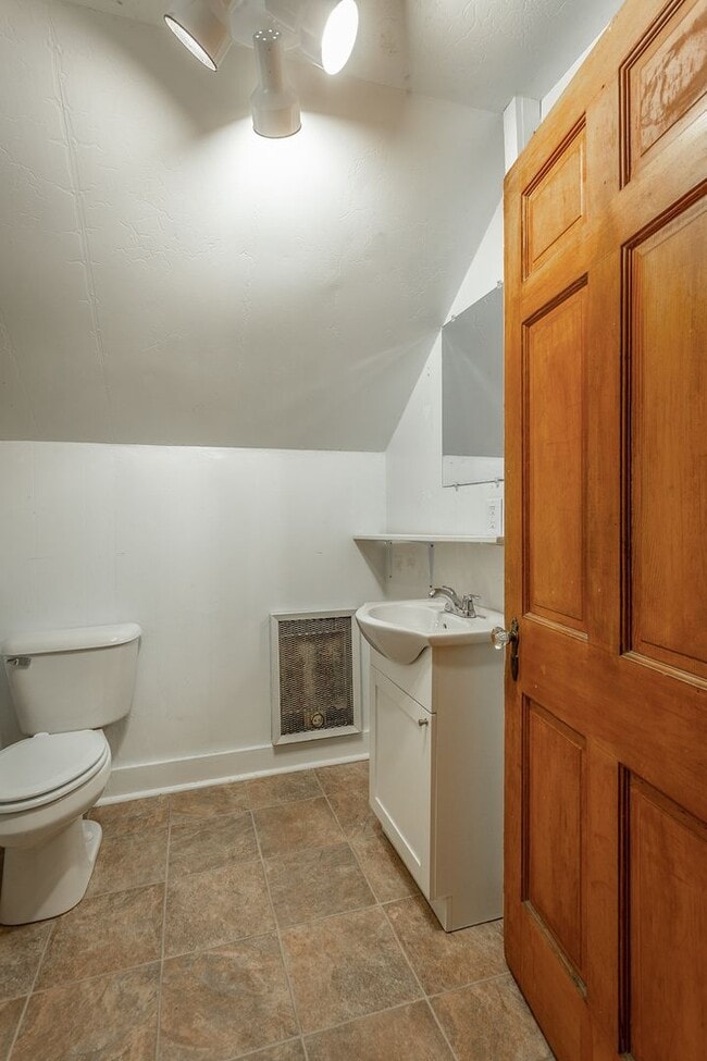 Photo - 321-325 Pine Ridge Road Unit B