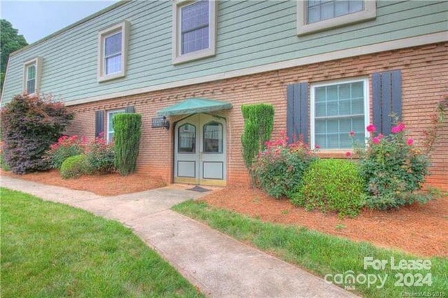 Photo - 2626 Park Rd Unidad E