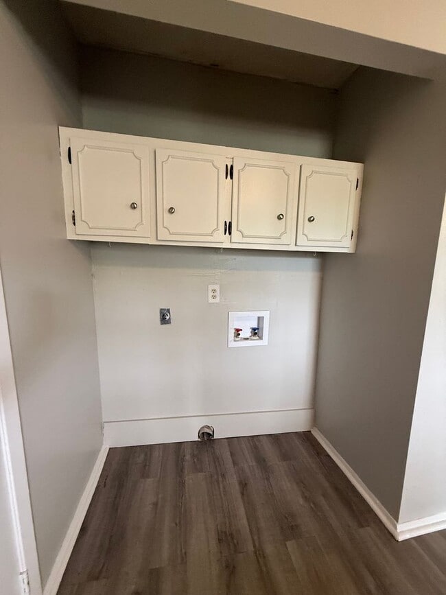 Photo - AVAILABLE NOW! 3 bed 1 bath with 1 car attached garage