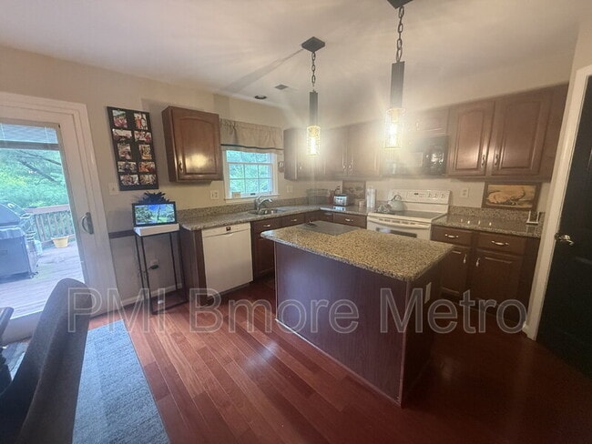Photo - 906 Hidden Moss Dr