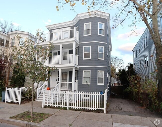 Building Photo - 344-346 Hyde Park Ave Unit 2 Rental