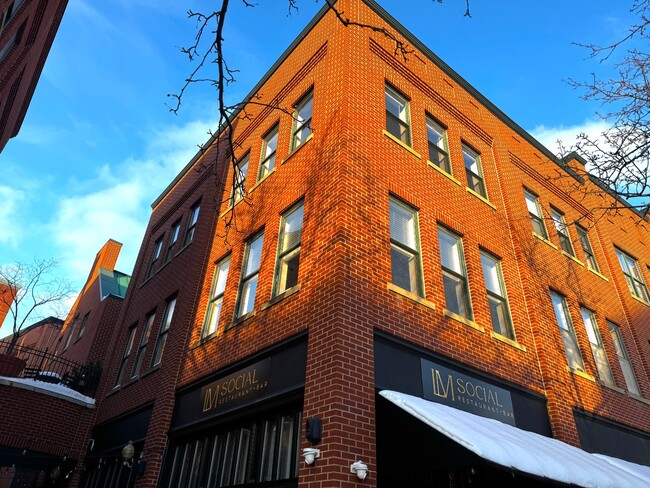 Photo - 133 Walton St