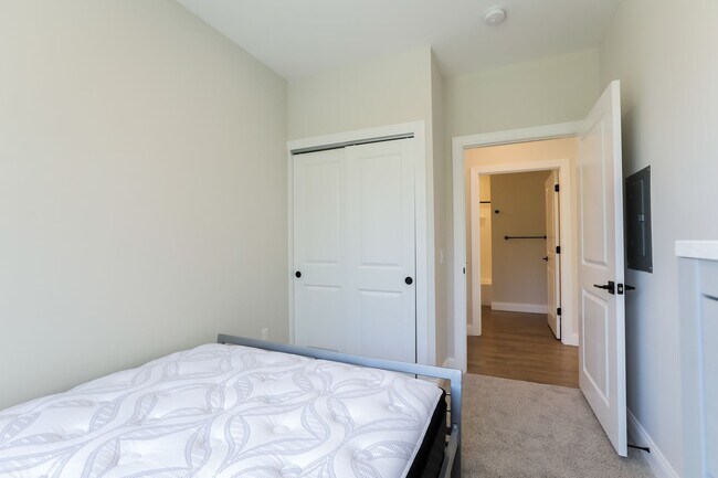 Photo - 111 S State St Unit 2