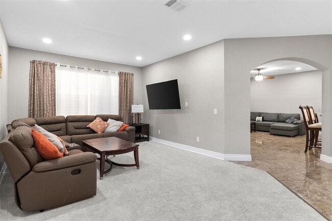 Photo - 215 Gleneagles Dr