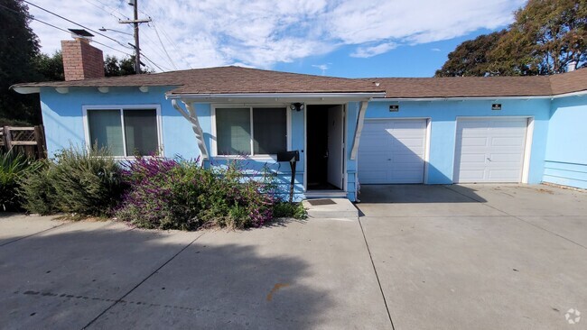 Building Photo - 1819-1821 Woodland Ave, East Palo Alto, CA... Unit 1819 Rental