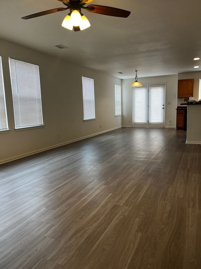 Photo - Grant Ranch 3 Bedroom 2.5 Bathroom Townhome available NOW!