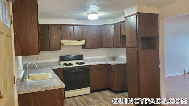 Building Photo - 2 Filbert St Rental