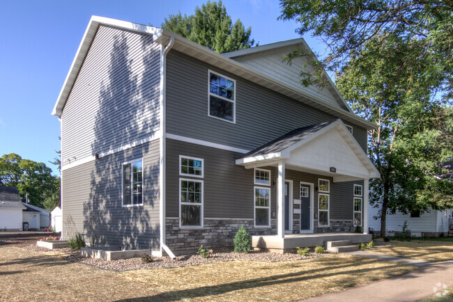 Building Photo - 302 12th Ave W Unit A Rental