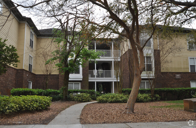 Building Photo - 2/2 on 2nd Floor at the Landings of Tampa ... Unit 813 Rental