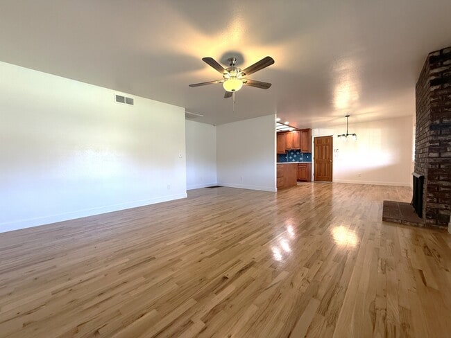 Photo - 5 Montclair Dr