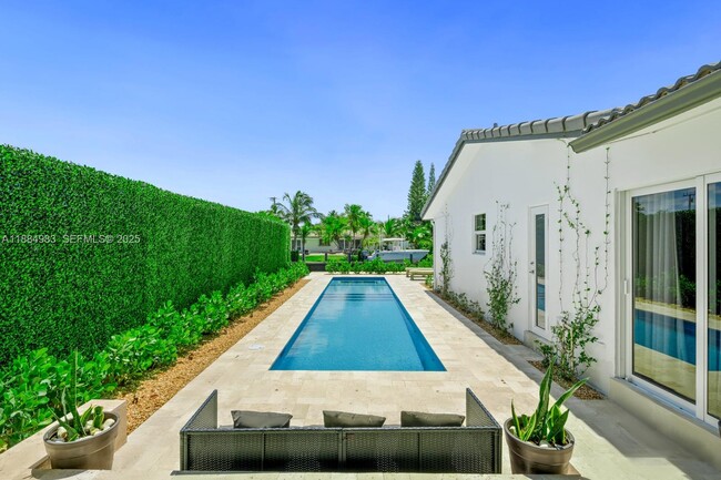 Photo - 2830 NE 56th Ct