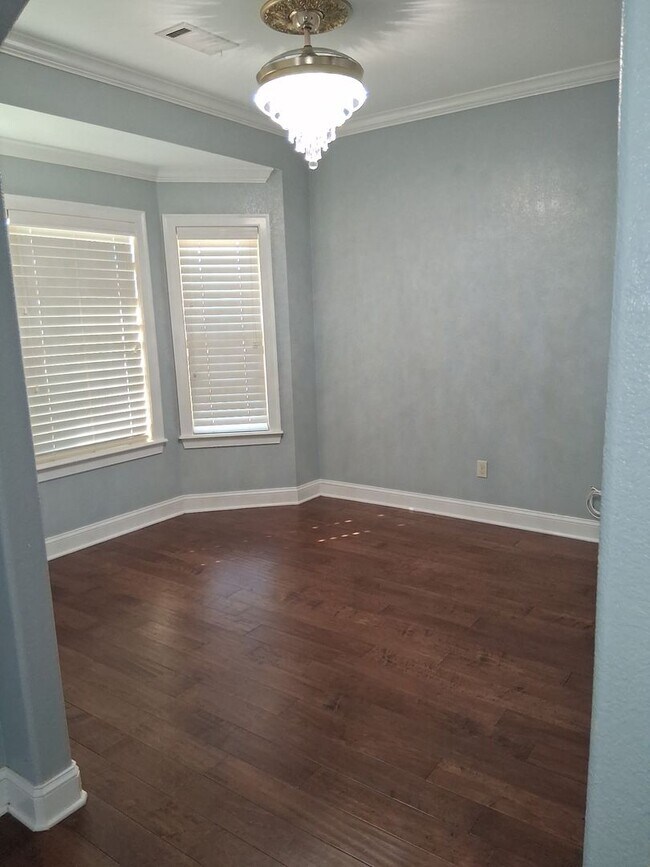 Photo - Cozy 3-Bedroom Home with Garage in Fayetteville