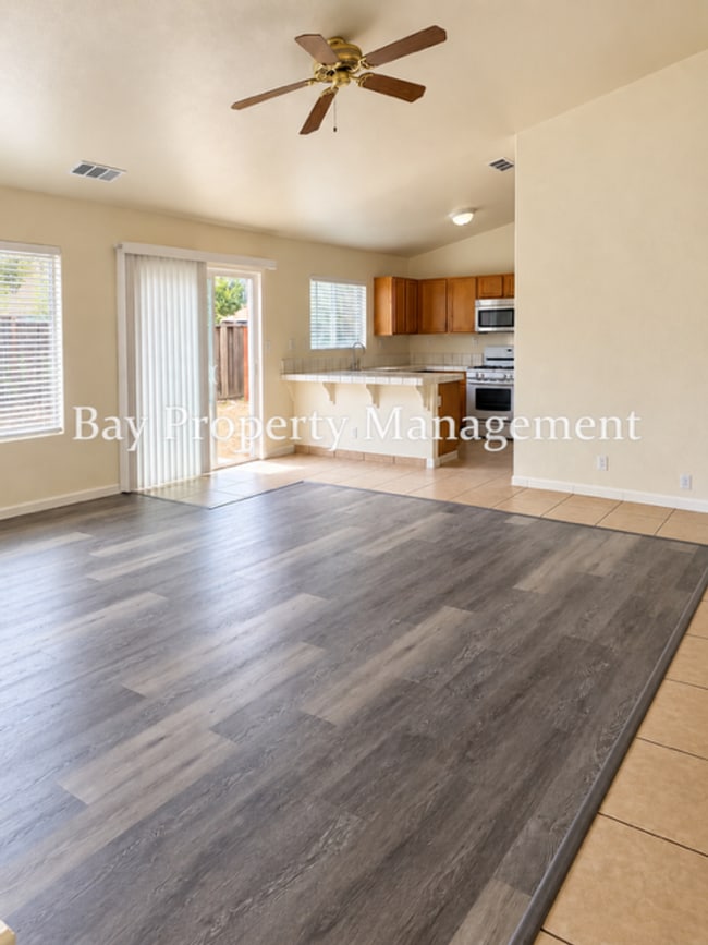 1001 Highpoint Ct Unidad Main