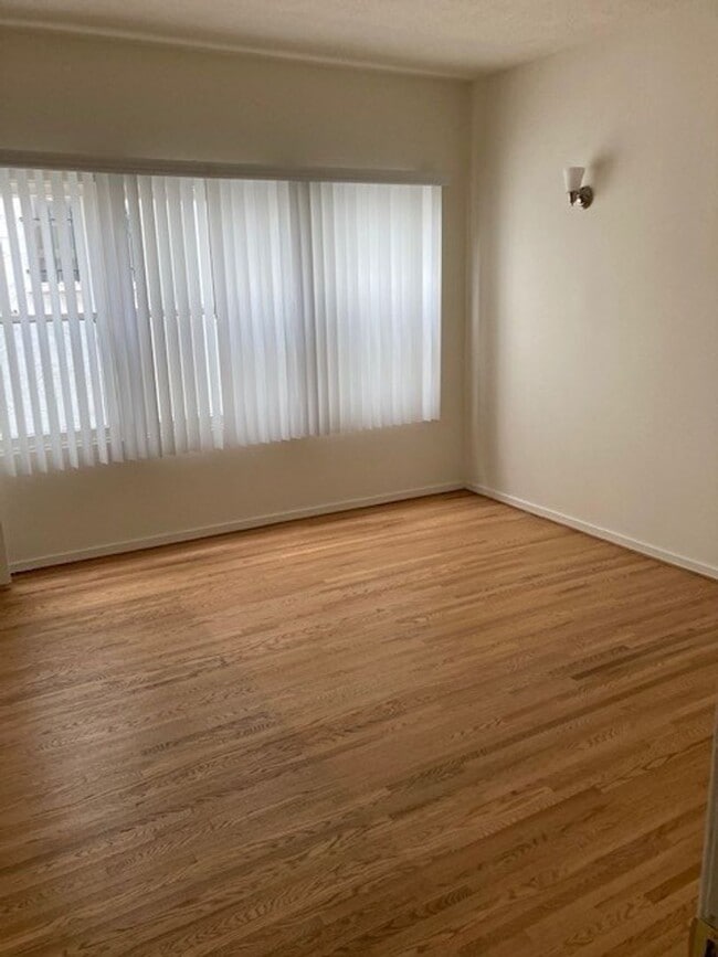 204 Belmont Ave Unit 204
