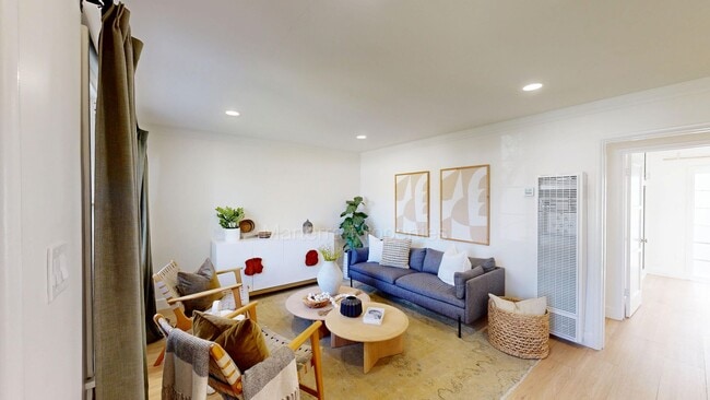 Photo - 19th St Unidad 431 E 19th St