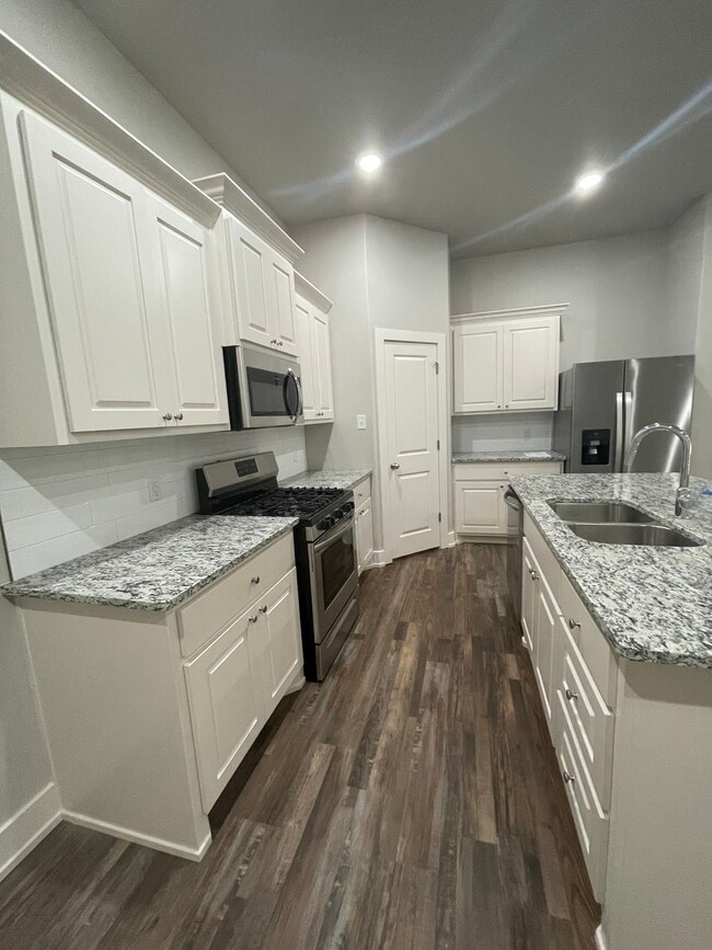 Photo - 3/2/2 Duplex with Shop