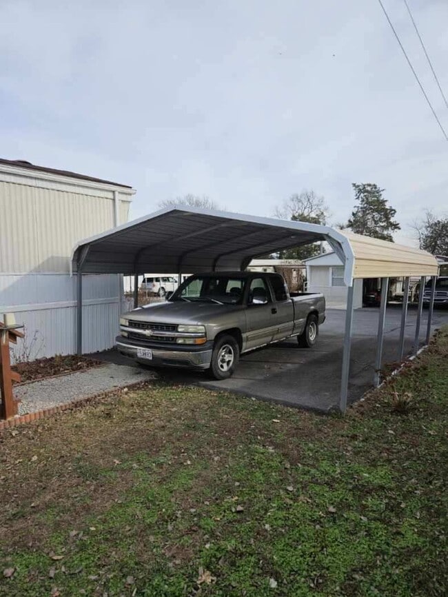 Photo - 144 Matthews St