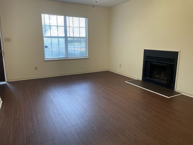 Photo - 8 Wooddale Dr Unidad A