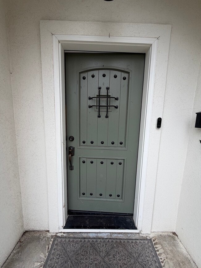 Photo - 385 E 2nd S St