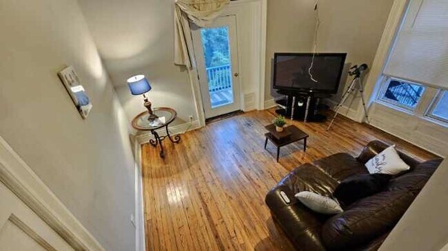 Photo - 176 Montgomery St Unit 3